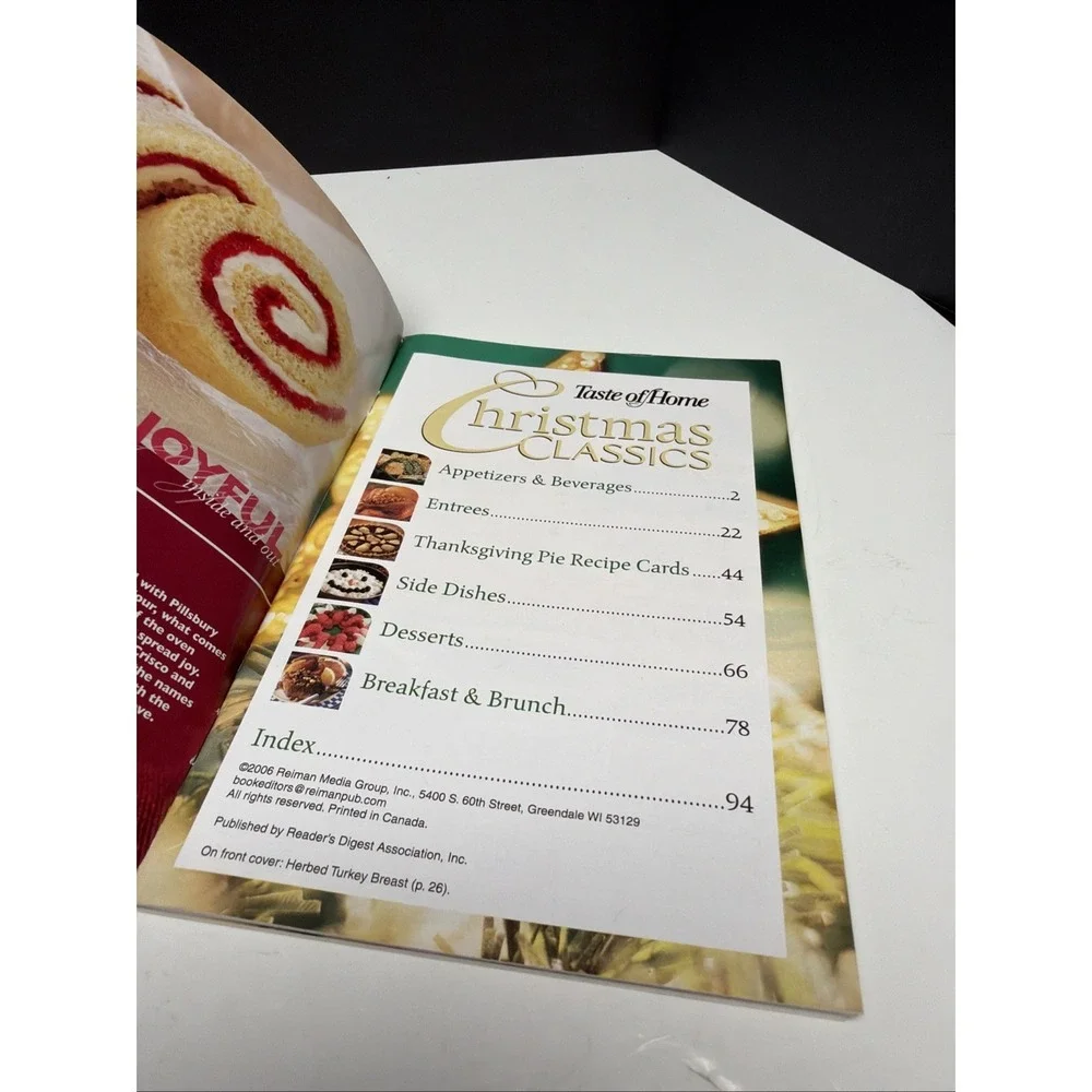 TASTE OF HOME Christmas Booklet Cookbooks With Photo Recipe Cards Lot Of 5